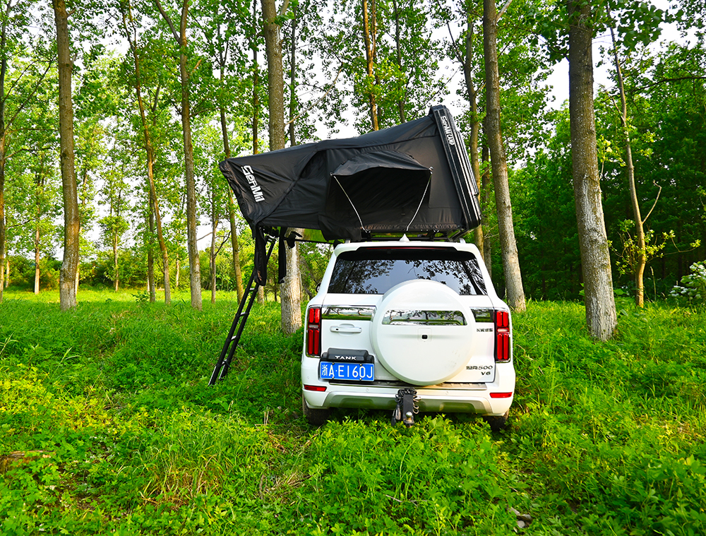 Roof Tent Provides a Safe And Comfortable "Home" For Your Outdoor Journey